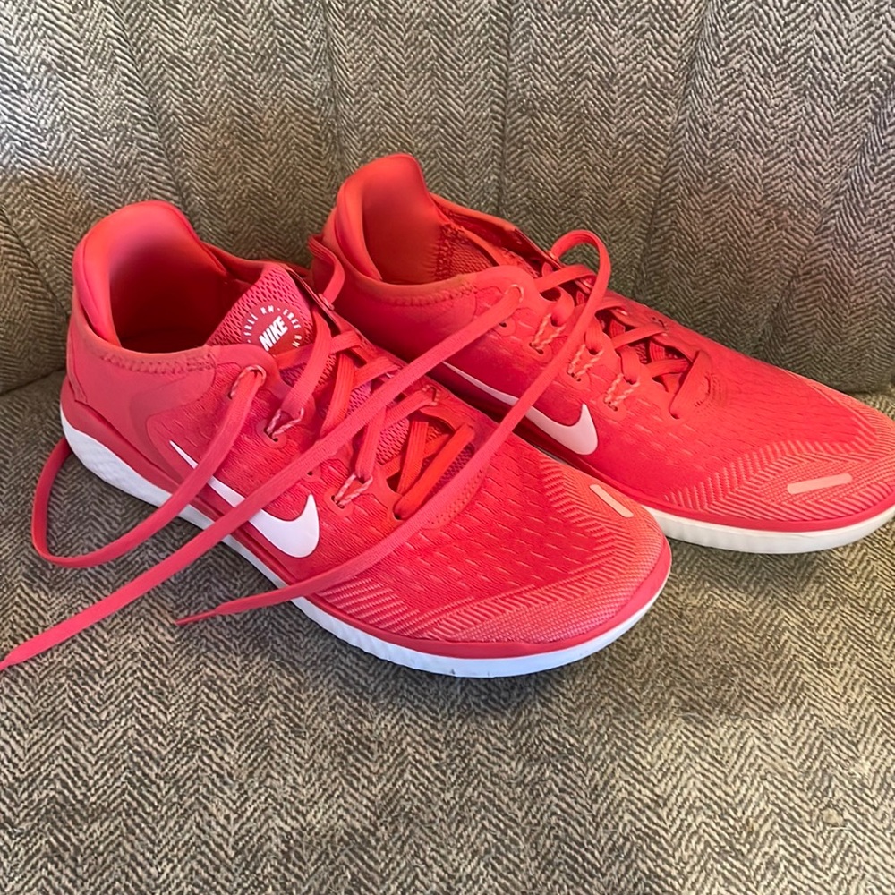 2018 pink volt running shoes size 7.5 women’s